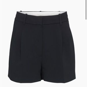 Wilfred anthem short (looks identical to effortless)